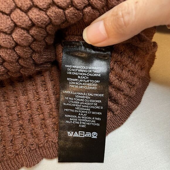 Urban Outfitters Medium Keyhole Bubble Sweater Top Cropped Button Up Brown - Picture 9 of 10